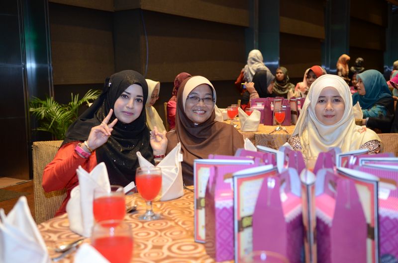 Hi tea alumni  14  050